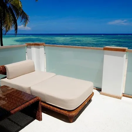 Deluxe Beachfront Penthouse With Panoramic Ocean Views
